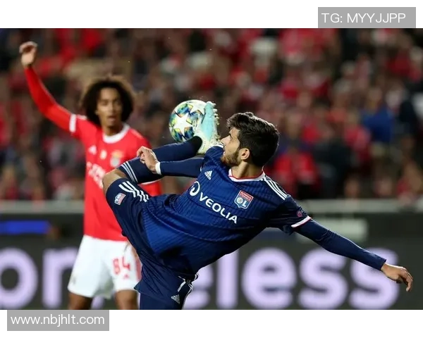 欧联杯精彩对决里昂主场大胜本菲卡乌龙球瞬间点燃全场气氛